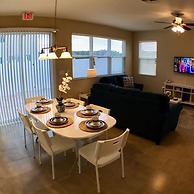 Family Friendly 4 Bedroom Close to Disney in Orlando Area 5126a