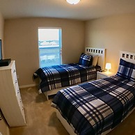 Family Friendly 4 Bedroom Close to Disney in Orlando Area 5126a