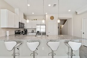 4 Bd Sleeps 10 w Gameroom Close to Disney 5147