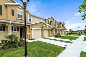 4 Bd Sleeps 10 w Gameroom Close to Disney 5147