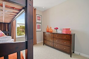 Stunning 4Bd Sleeps9 w Jacuzzi Close to Disney Compass Bay 5113