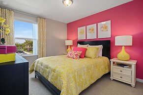 Stunning 4Bd Sleeps9 w Jacuzzi Close to Disney Compass Bay 5113