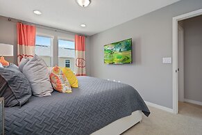 Stunning 4Bd Sleeps9 w Jacuzzi Close to Disney Compass Bay 5113