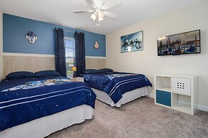 Four Bedroom Close to Disney w Screened Pool Storeylake 4910