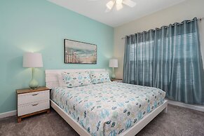 Four Bedroom Close to Disney w Screened Pool Storeylake 4910