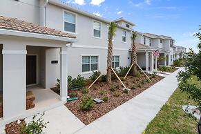 Four Bedroom Close to Disney w Screened Pool Storeylake 4910