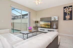 Four Bedroom Close to Disney w Pool 4898