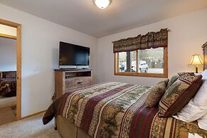 113 Cinnamon Ridge 2 Bedroom Condo by RedAwning