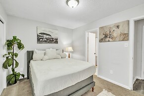 Tranquil Escape 3 Bedroom Home by RedAwning