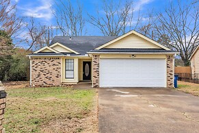 Tranquil Escape 3 Bedroom Home by RedAwning