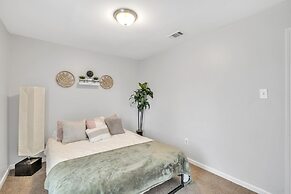 Tranquil Escape 3 Bedroom Home by RedAwning