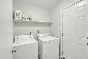 Tranquil Escape 3 Bedroom Home by RedAwning