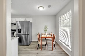 Tranquil Escape 3 Bedroom Home by RedAwning