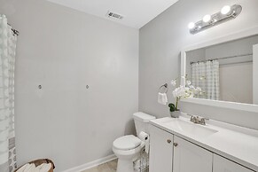 Tranquil Escape 3 Bedroom Home by RedAwning