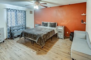 Spacious Tranquility With Private Pool 4 Bedroom Home by RedAwning