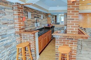 Spacious Tranquility With Private Pool 4 Bedroom Home by RedAwning