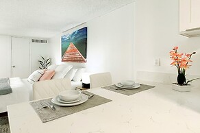 Oahu Tradewinds Plaza 601 Condo