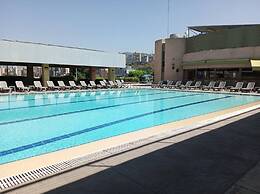 Chalet With a Wonderful sea View, in Jounieh, Pool