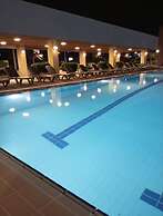 Chalet With a Wonderful sea View, in Jounieh, Pool