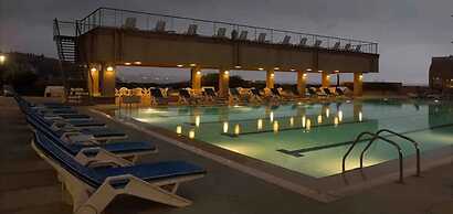 Chalet With a Wonderful sea View, in Jounieh, Pool