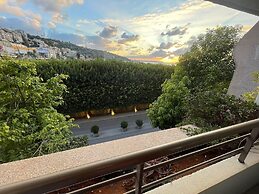 Loft in Siwar,2 min From Hotel Le Royal,incl Motor