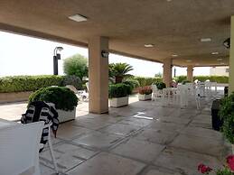 Loft in Siwar,2 min From Hotel Le Royal,incl Motor