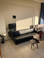 Loft in Siwar,2 min From Hotel Le Royal,incl Motor