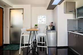 Beautiful View 8floor Loft Apartment in Athina