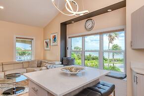 Dolphin Bay Apartment