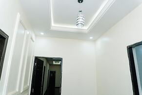 Charming 3-bed Apartment in Transe Ekulu Phase 6