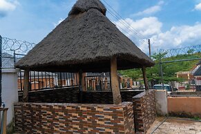 Charming 3-bed Apartment in Transe Ekulu Phase 6