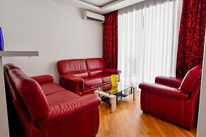 Flat w Balcony 5 min to Beach Near Budva Old Town