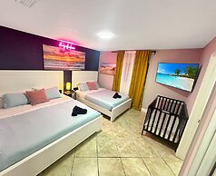 4 to 23 Guests GameRoom 2 Kitchens BAR BBQ