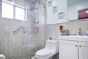 4 to 23 Guests GameRoom 2 Kitchens BAR BBQ