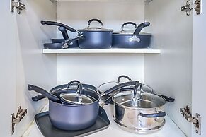 4 to 23 Guests GameRoom 2 Kitchens BAR BBQ