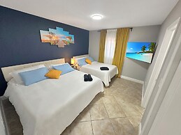 4 to 23 Guests GameRoom 2 Kitchens BAR BBQ