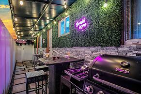 4 to 23 Guests GameRoom 2 Kitchens BAR BBQ