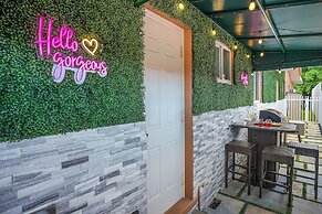 4 to 23 Guests GameRoom 2 Kitchens BAR BBQ