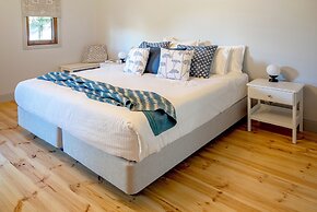 Willunga Gallery Cabins