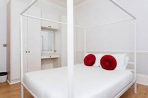 Amber Glow in London