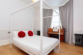 Amber Glow in London