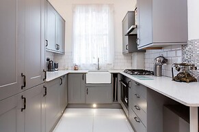 Amber Glow in London