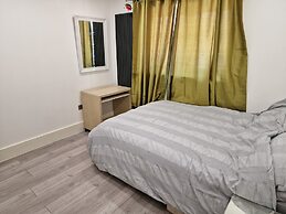 Cozy Dagenham Retreat - 2BR House