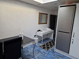 Cozy Dagenham Retreat - 2BR House