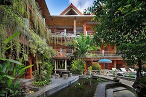 Hotel Lumbung Sari Legian