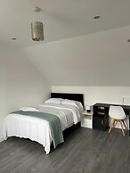 Remarkable 1-bed Studio Apartment in Redbridge