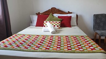 Sunset Boulevard Beachfront Apartment