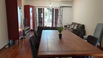 Sunset Boulevard Beachfront Apartment