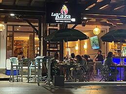 Sunset Boulevard Beachfront Apartment