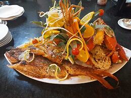 Sunset Boulevard Beachfront Apartment